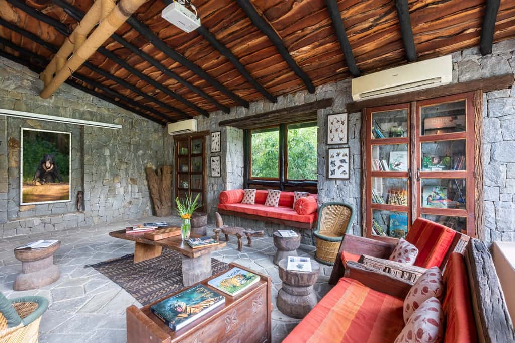 The library at Kanha Earth Lodge