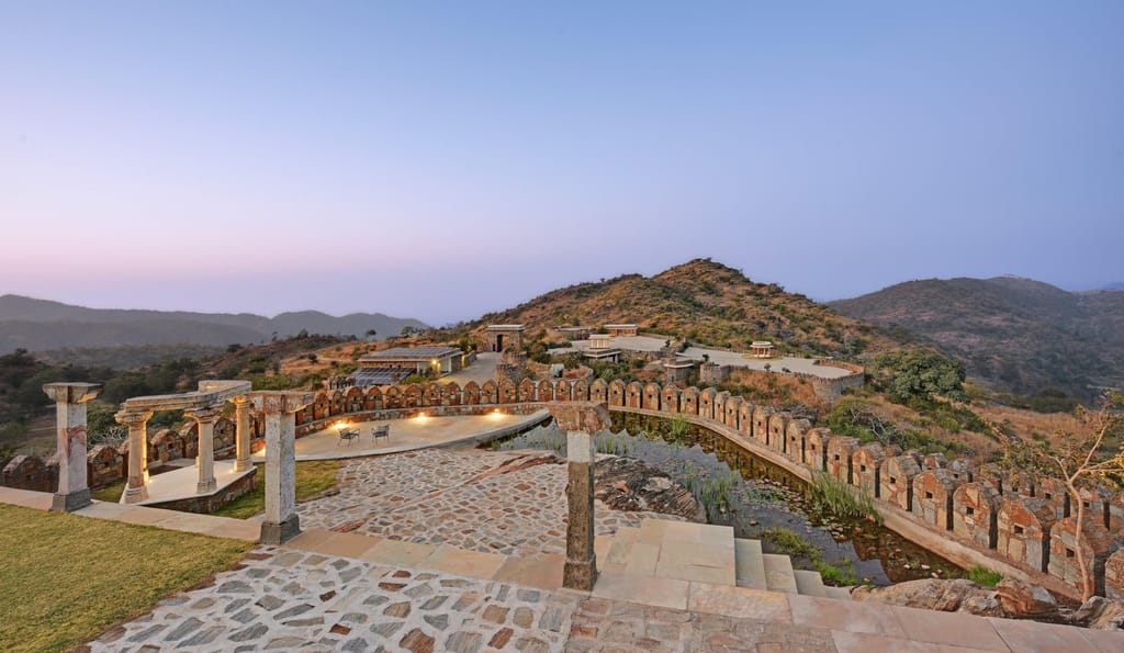 Fateh Safari Suites exterior