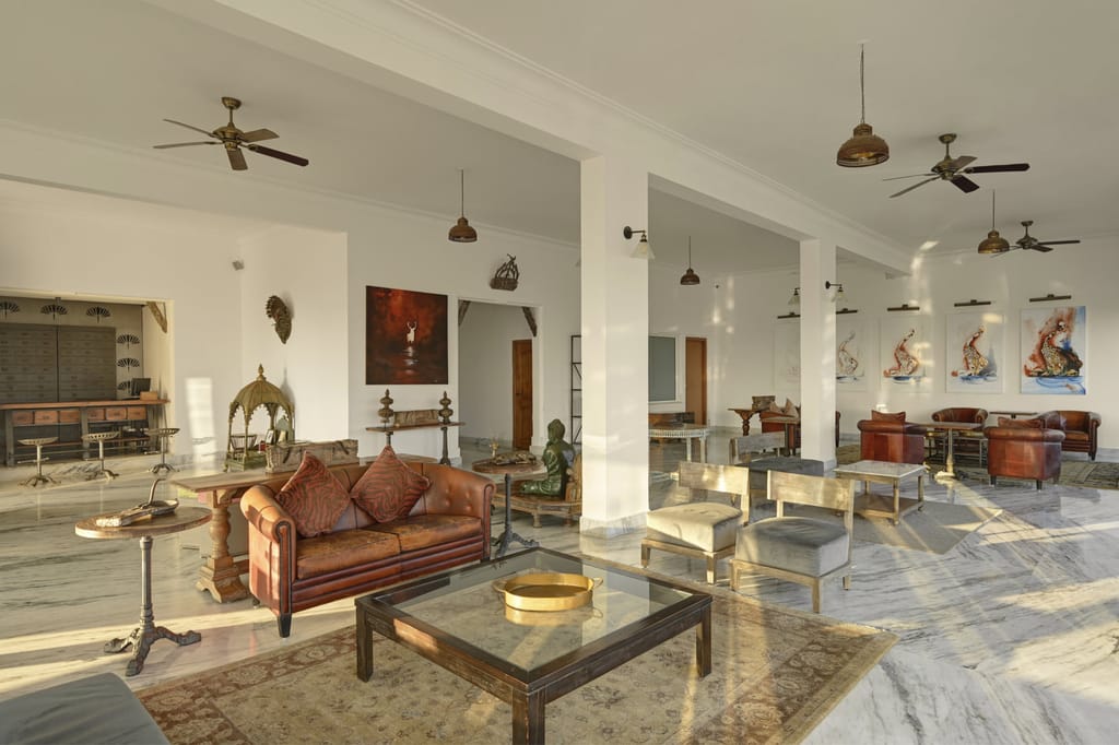 Lobby at Fateh Safari Suites