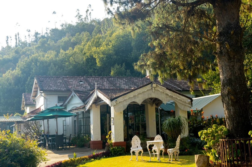 Mansion with arched verandah and lawn