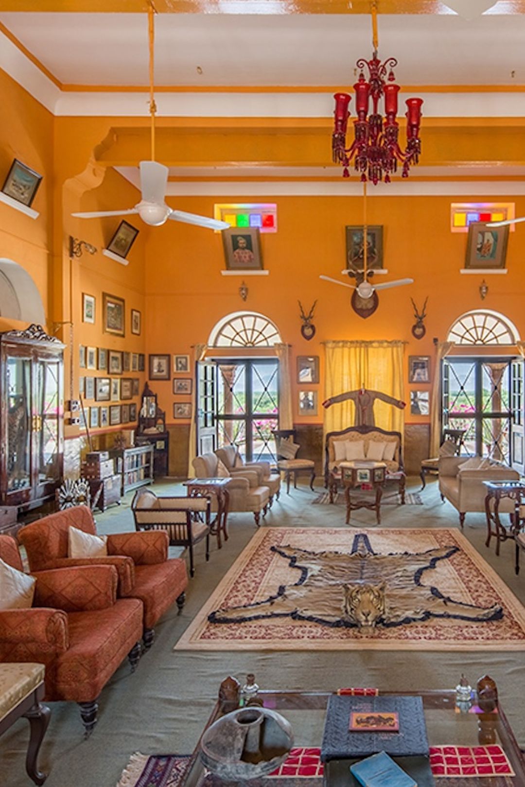 A three hundred year old palace, still the family's., Chanoud Garh · Pali