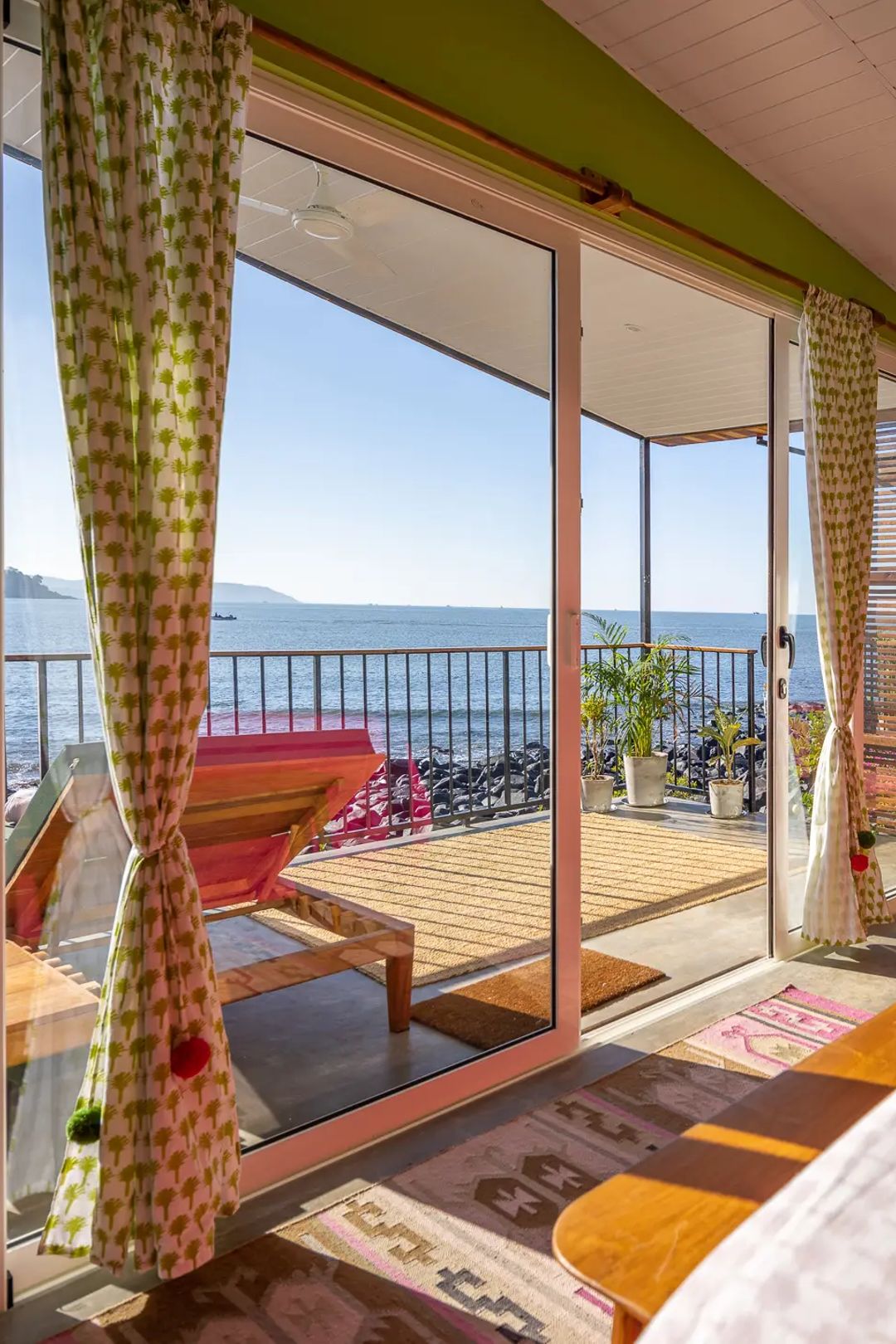 The best room in the house, thirty-five metres from the sand., Casa Jaali · Goa
