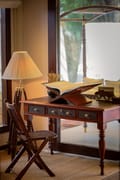 The writing desk in the Royal Suite (Sher)