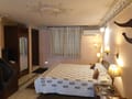 Double Room, Jas Vilas