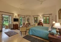 Villa suite with arched window