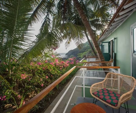 Sea view double hut 5