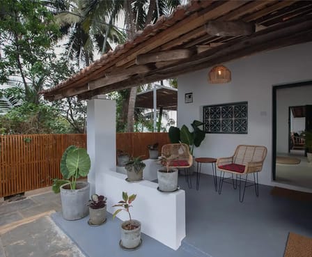 Heritage seaside cottage