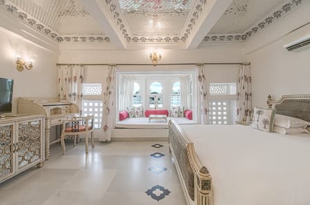 Heritage Lakeview — Jagat Niwas Palace
