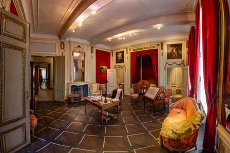 Deluxe Room, Padmaa
