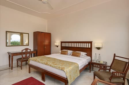 Deluxe Lake Facing with Balcony — Rampratap Palace