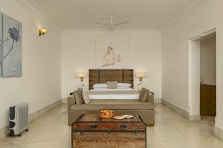 Plunge Pool Suite with Jacuzzi — Fateh Safari Suites