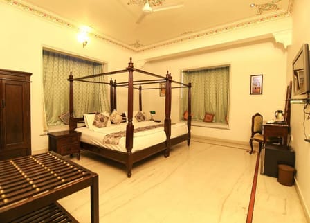 Haveli Premium with Gokhara — Boheda Palace