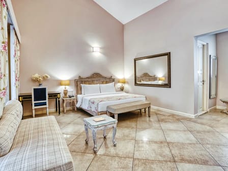 Courtyard Room