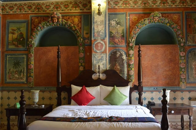 Walk Churu's painted havelis from Malji ka Kamra