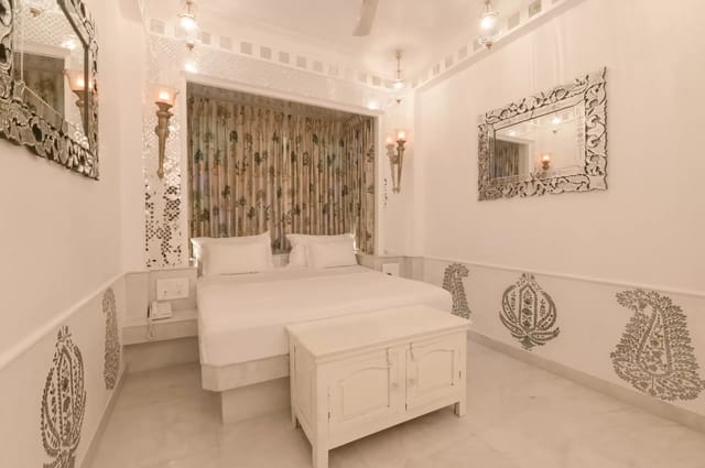 Standard Room (Non-Lake Facing)
