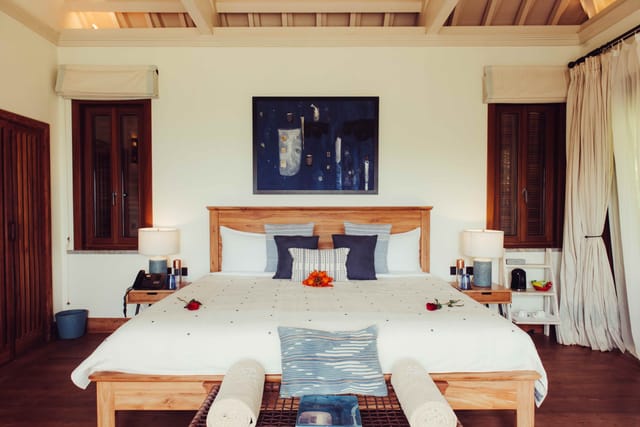 Blue Sea View Room