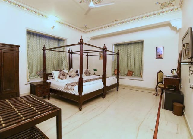 Haveli Premium with Gokhara