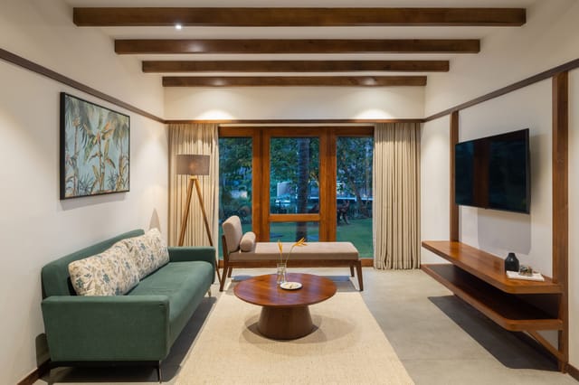 Tropical Suite Lawn Access
