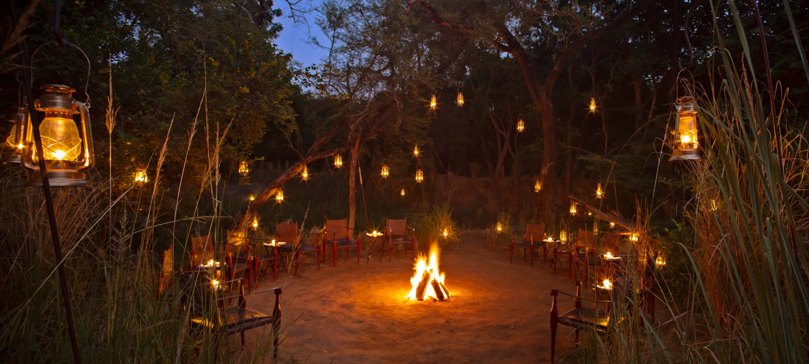The boma — dinner around the campfire